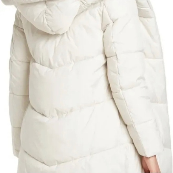 BCBGMAXAZRIA Women's M White Hooded Cozy Faux Fur Puffer Button Coat New Tags - Picture 3 of 8
